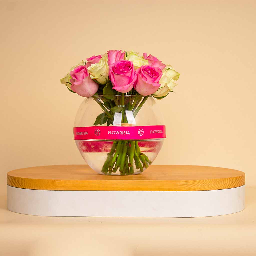 Flowrista Online Flowers Shop Mixed Flowers Boula Vase – White & Pink Flowers
