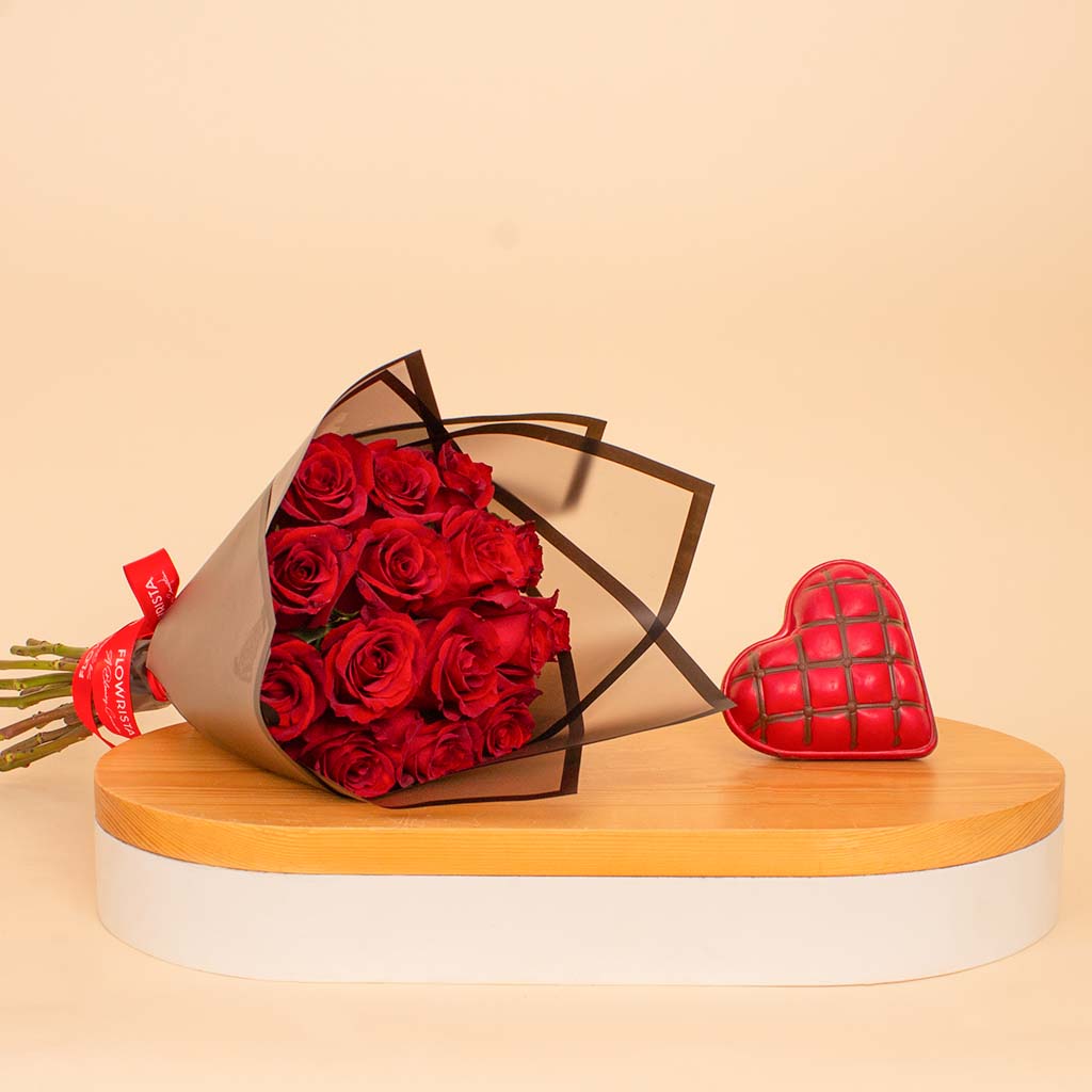 Flowrista Online Flowers Shop Chocolate Factory Heart Bonbon & Red Roses
