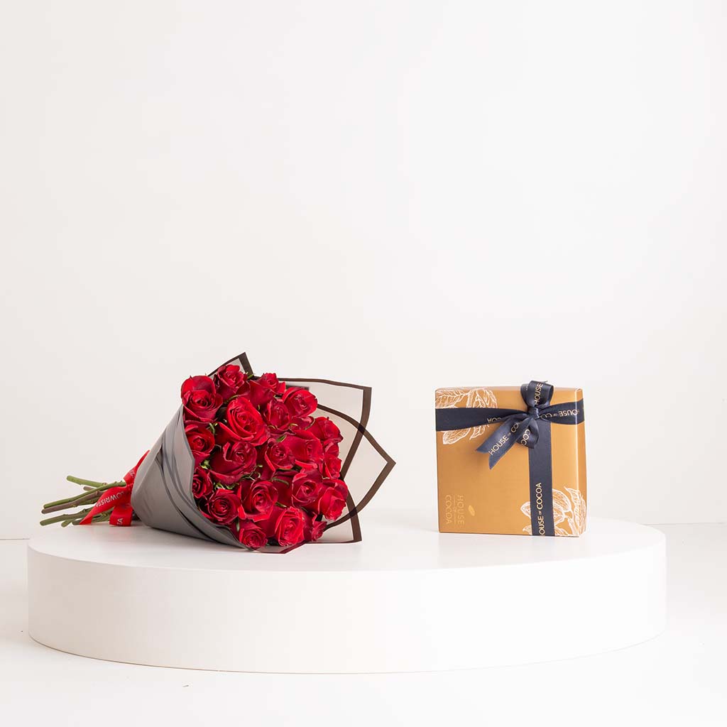 Flowrista Online Flowers Shop House of Cocoa Chocolate Box 16 Pieces with 20 Red Roses
