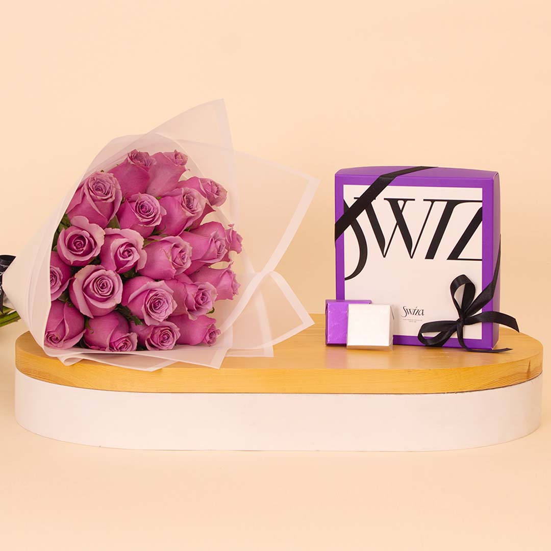 Flowrista Online Flowers Shop علبة شوكولاتة سويزا (١٢ قطعة) مع ٢٠ وردة بنفسجية