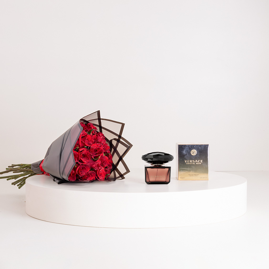 Flowrista Online Flowers Shop Versace Crystal Noir Eau de Parfum for Women 90ml & Red Roses Bouquet