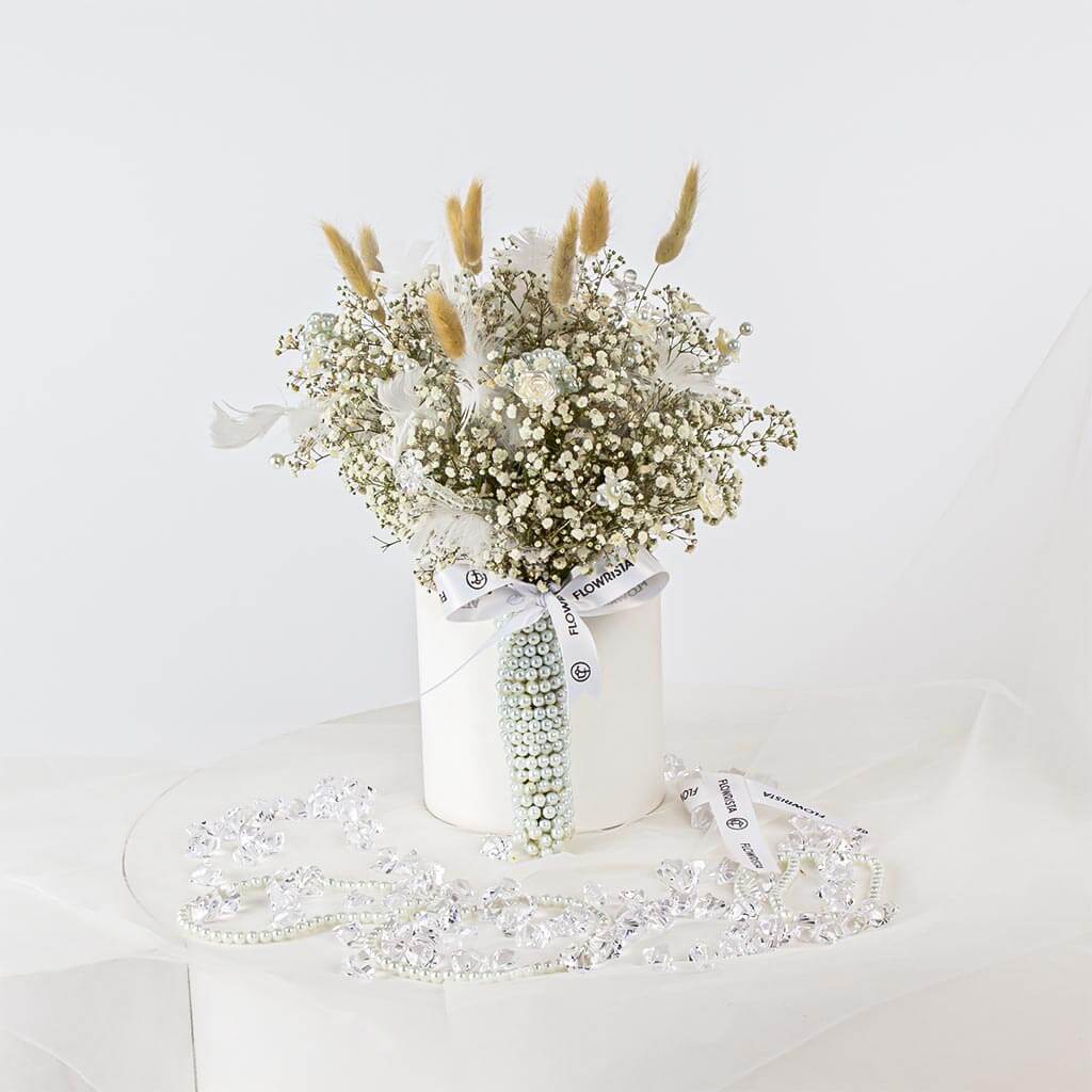 Flowrista Online Flowers Shop باقة يد بيضاء مشرقة 