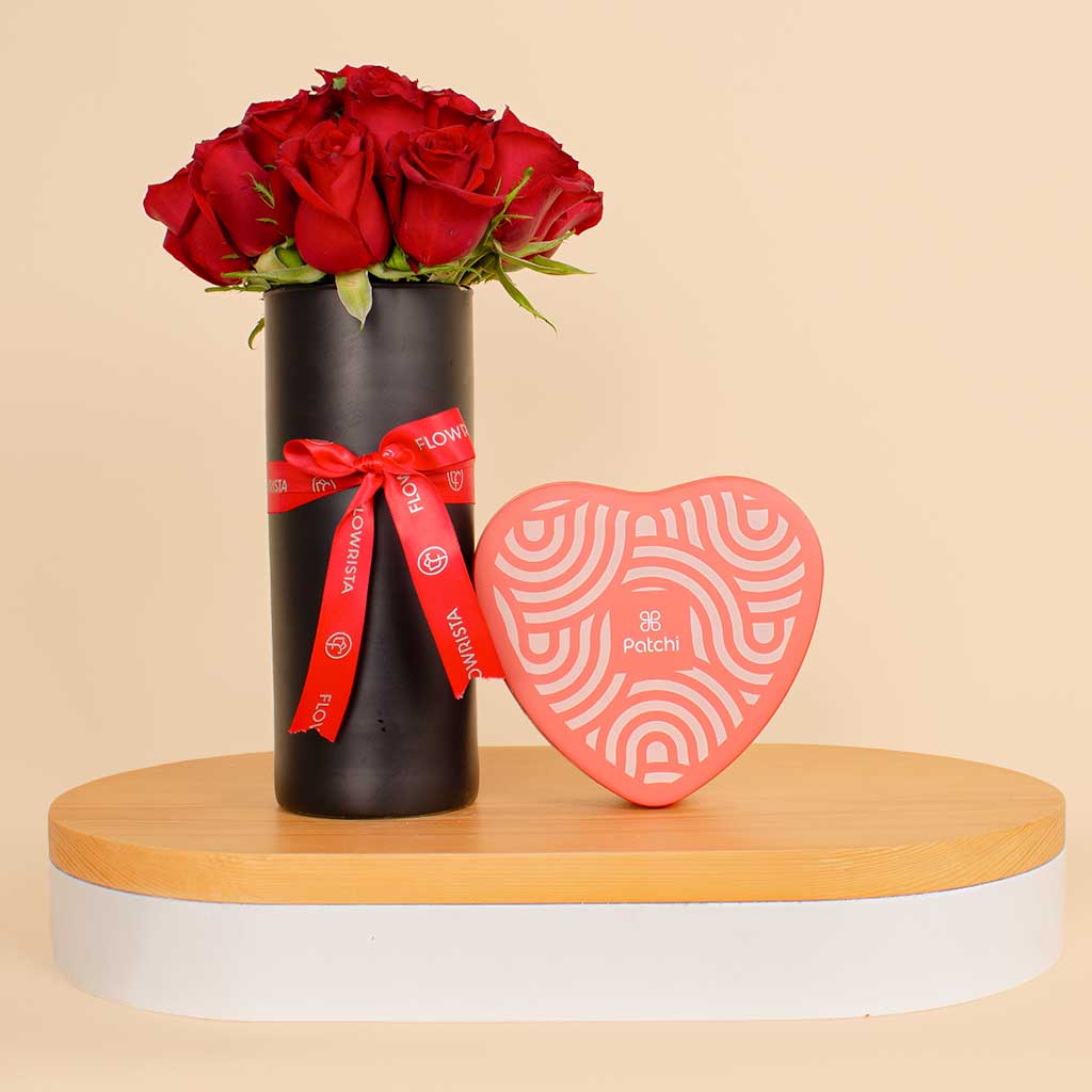 Flowrista Online Flowers Shop  باتشي علبة من 22 قطعة | مزهرية وهج الورد الأحمر