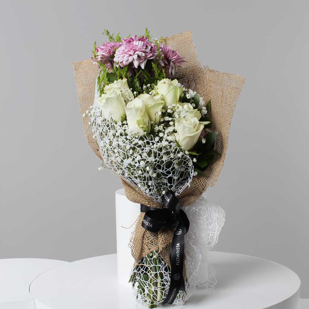 Flowrista Online Flowers Shop باقة زهور رومانسية باللونين الأبيض والأرجواني