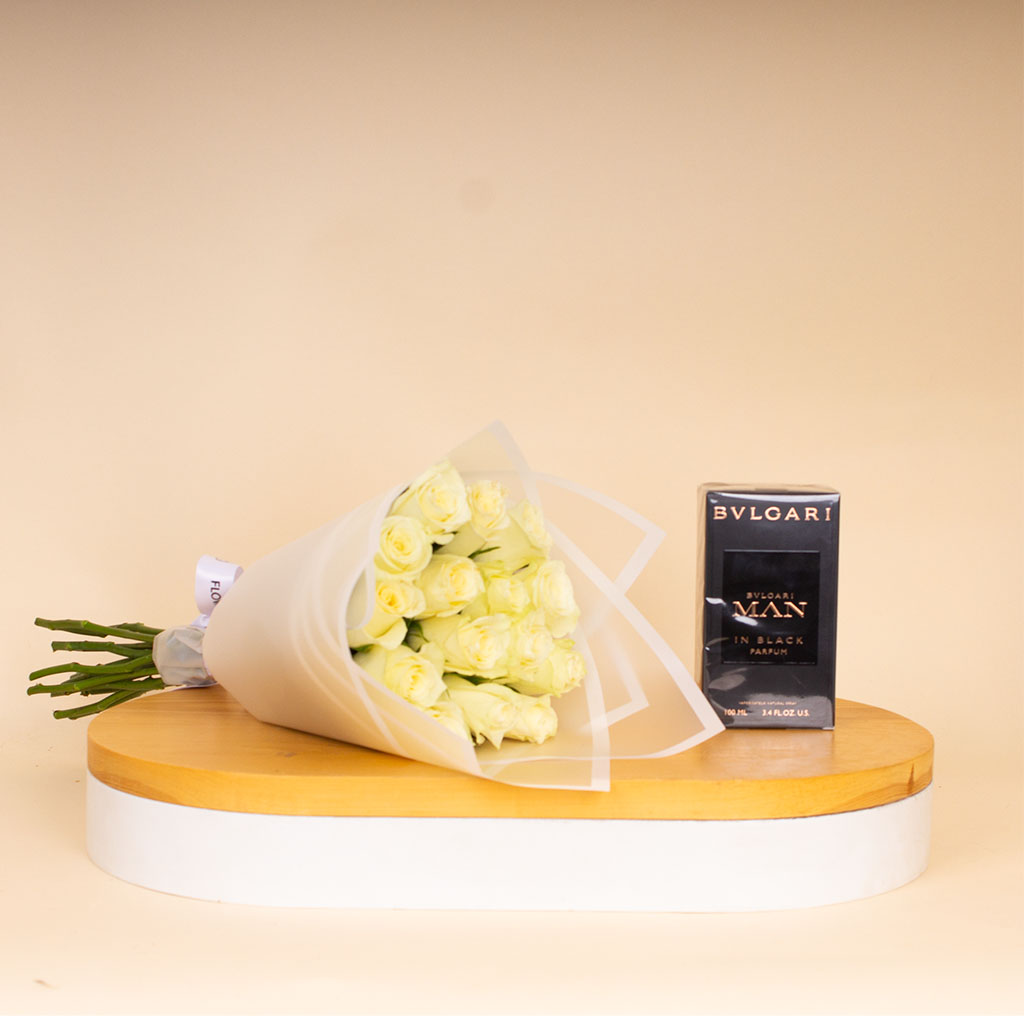 Flowrista Online Flowers Shop BVLGARI Man in Black Eau de Parfum 100 ml & White Roses Bouquet