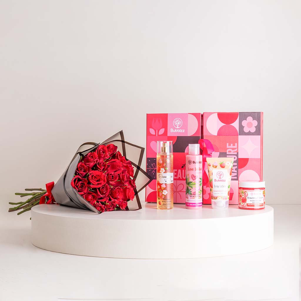 Flowrista Online Flowers Shop مجموعة العناية بالجسم بالفراولة من بابلز وباقة من الورود الحمراء