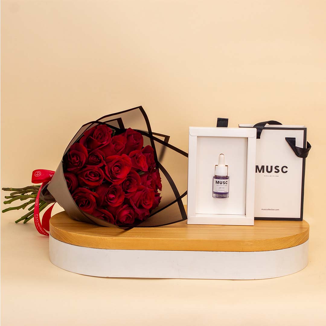 Flowrista Online Flowers Shop عطر زيتي قهوة ومسك من مسك ١٠ مل مع ورود حمراء