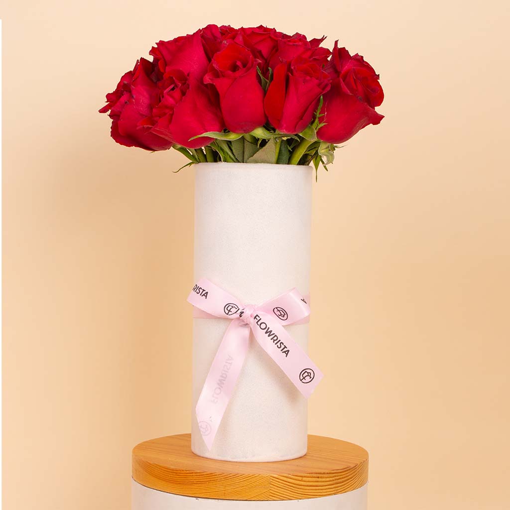 Flowrista Online Flowers Shop مزهرية حمراء مميزة - ٢٠ ساقًا